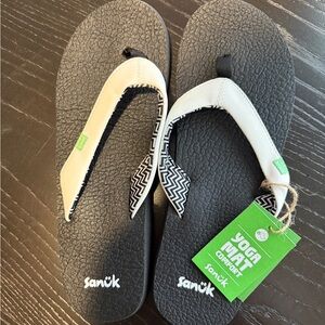 Sanuk Black and Cream Flip Flops